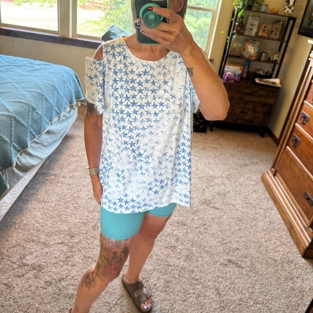 White with Blue Stars top Size XL